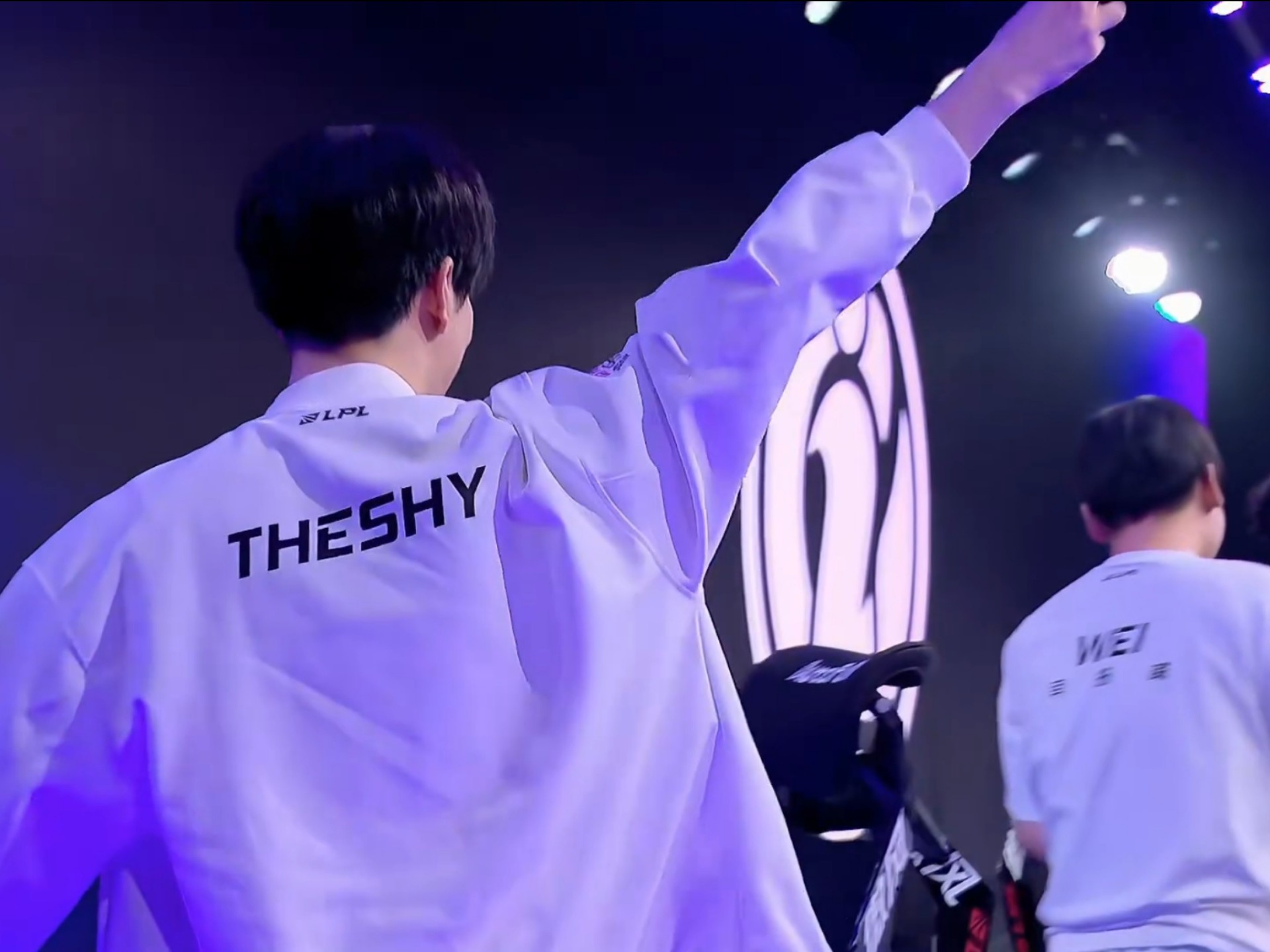 FPX官方：前DK下路选手Deokdam即日起正式加入FPX